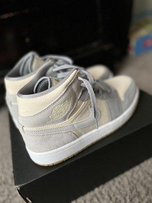 Jordan 1 coconut milk  Mids