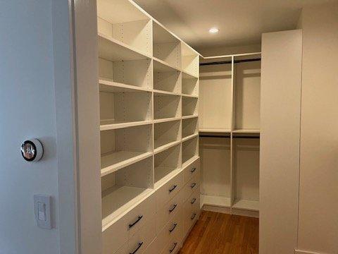 Master Closet in Arctic White TFL