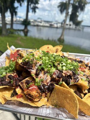 Loaded chicken nachos