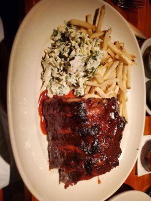 BBQ Ribs and fries with slaw