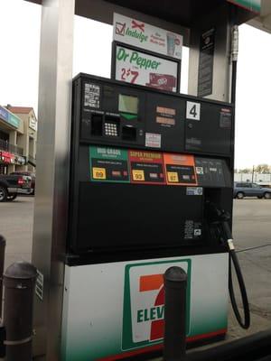 7 eleven gas. 4 pumps.