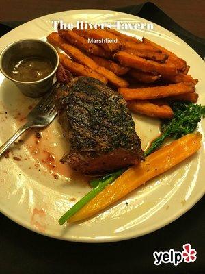 We ordered the New York strip steak with pumpkin bisque soup and sweet potato fries. My steak was cooked perfectly!