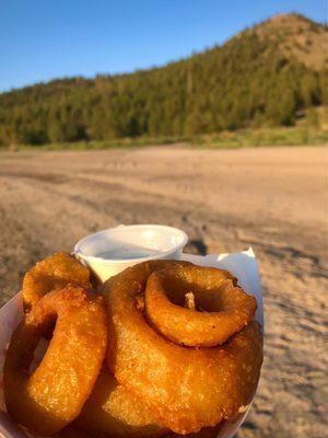 Very good onion rings.