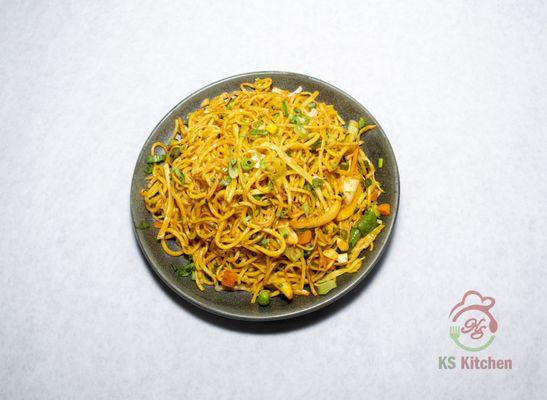 chicken choumein ( lomein noodles