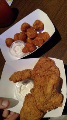 Fried mushrooms and chicken strips... Delish!!!