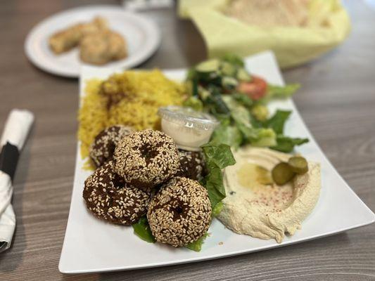 Falafel Entree ($12.95)  IG: @ohmyono