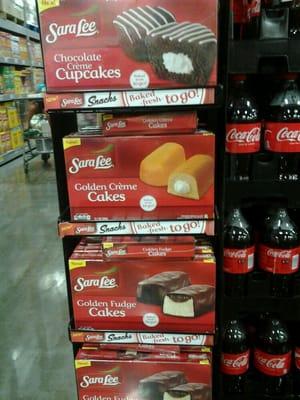 Sara Lee enters the Twinkie business.