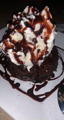 Lava cake al la mode