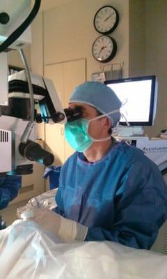 Dr. Barakeh is a highly experienced cataract surgeon.