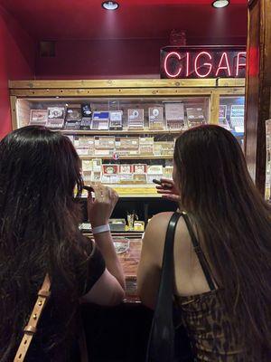 Even elegant ladies like to smoke cigars!!!