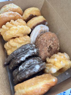 Dozen Donuts (13 qty. Bakers Dozen)