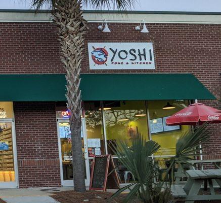 Yoshi Poke & Kitchen