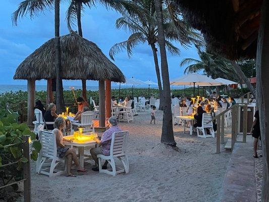 Beach dining tables