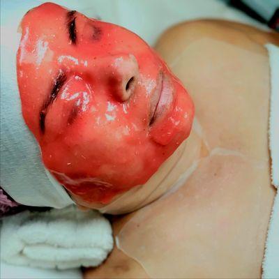 Luxury Facial: Face, Neck and Décolleté