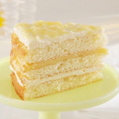 Sweet Street Desserts Lemonade Cake with Meyer Lemon Curd 2/4.062 lbs (14 portions each) Product Code: 910145-1