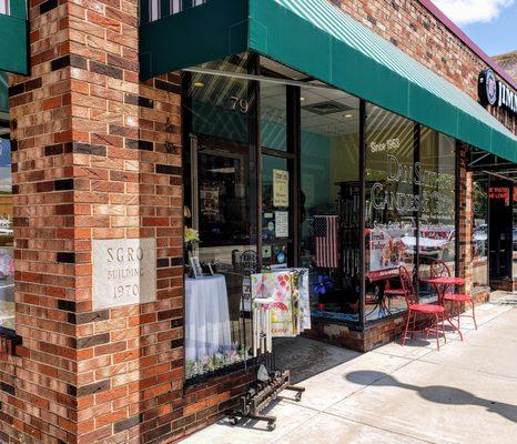 Storefront for Dan Smith's Candies and Gifts