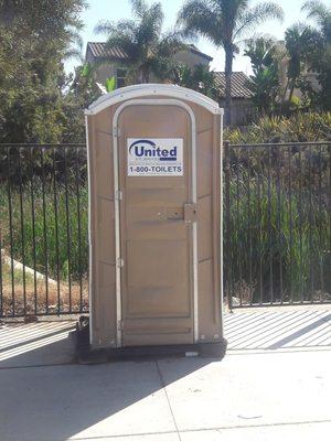 Single portable toilet