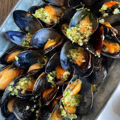 Side order of Steamed mussels