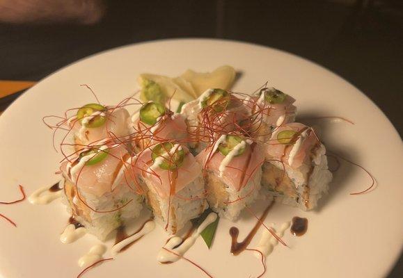 Hamachi roll