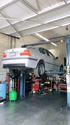 E46 330i service