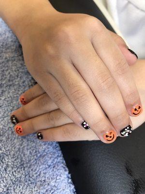 Kid's Halloween nails!