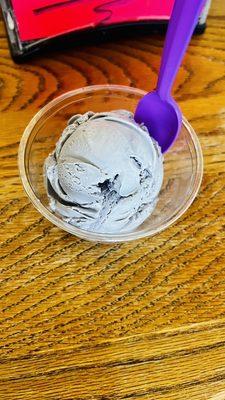 Old fashioned lavender ice cream