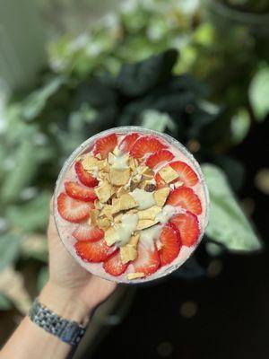 Strawberry Shortcake Bowl IG: Cereus_eats