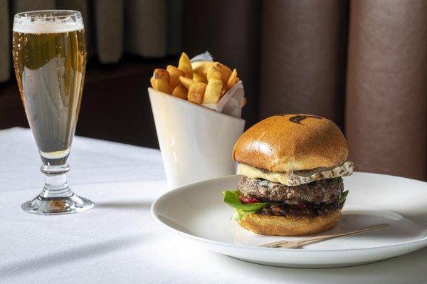 Rugby Burger, draft beer and steak fries