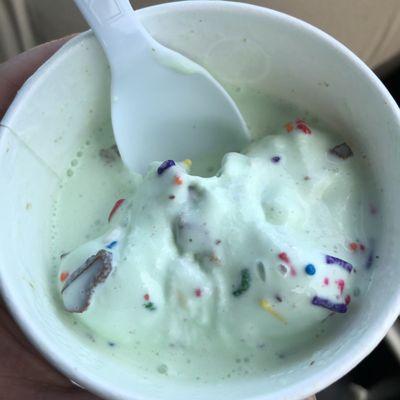 Mint ice cream, kit Kat, and sprinkles