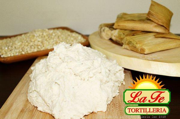 Cocina tus tamales con nuestra masa preparada.