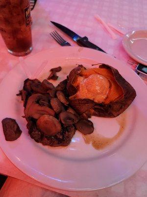 Filet mignon, with sweet potato, cinnamon butter and sauteed mushrooms. Yummy