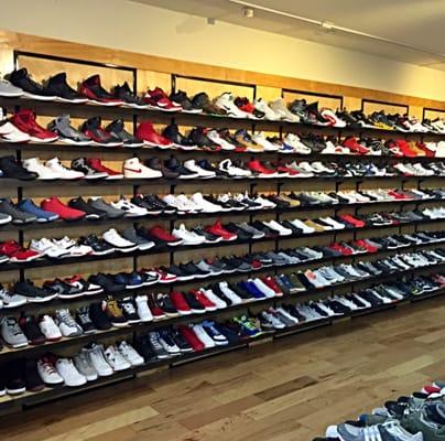 Best selection of Jordans and Nikes outside of SF #ShoeClub