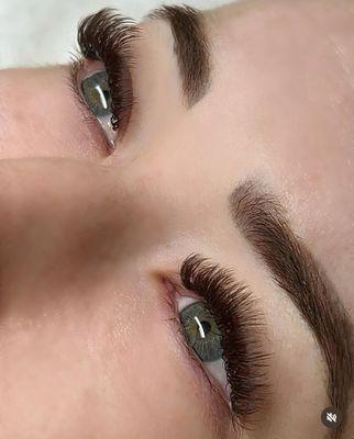 Volume Style Lashes with Brown Extensions