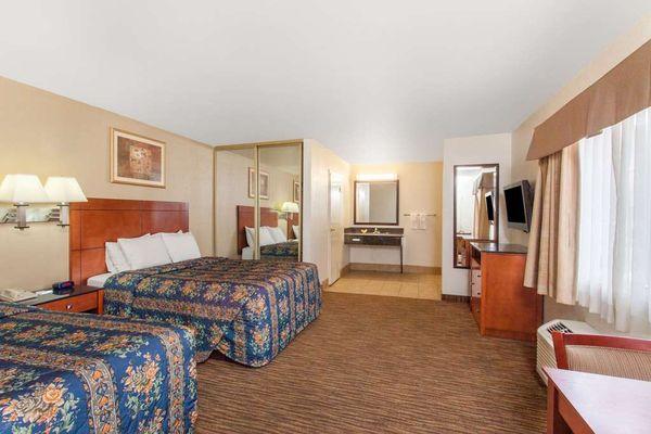 Travelodge By Wyndham Hemet CA