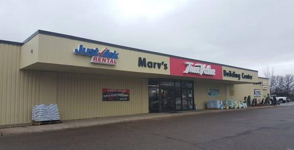 Marv's True Value Entrance in Princeton, MN