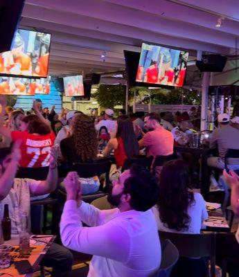 The best Shisha Lounge Miami - Wynwood Hookah Beat - UFC Sport Bar