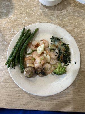 Shrimp with spinach and green beans