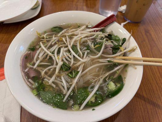 beef pho - slim rounds cut with everything added