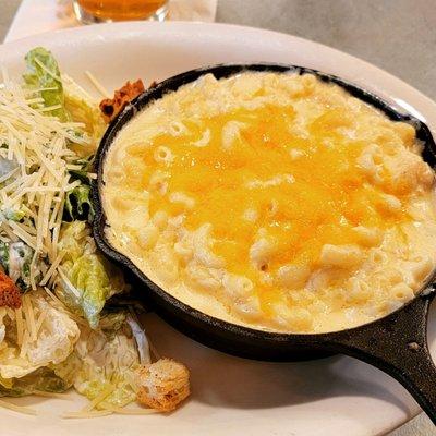 Lobster mac & cheese w/ Caesar salad