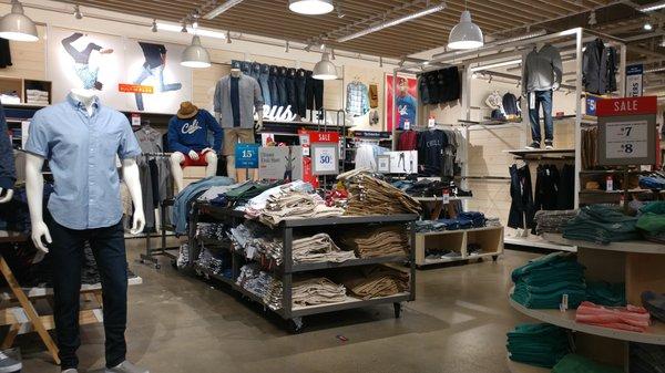 Old Navy in Cambridgeside Galleria