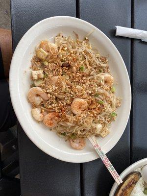 Shrimp pad Thai