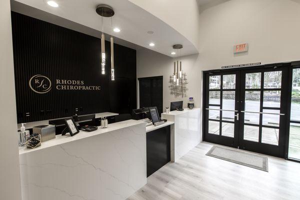 Reception - Rhodes Chiropractic - Chiropractor in Tigard, Oregon