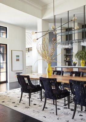 Elegant dining room design with modern furnishings.