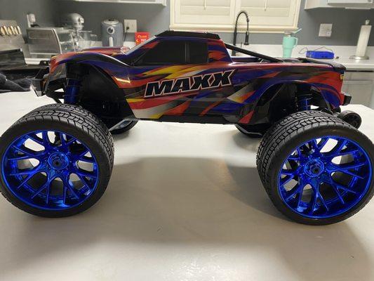 Maxx V2 street tires