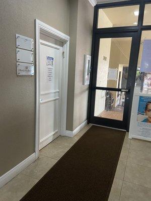 Marijuana Doctor Aventura office entrance walkway