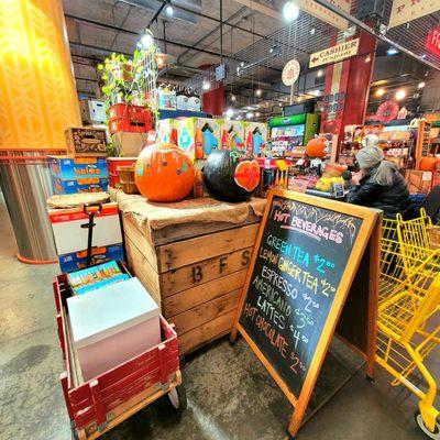 Grocery store with much produce