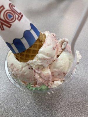 Double scoop: strawberry cheesecake and mint chocolate chip