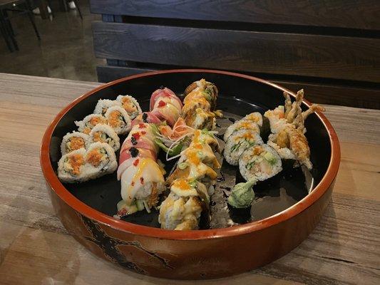 Spicy tuna, fort Campbell roll, viva viagra, spider roll