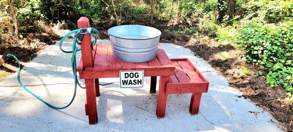 Dog wash station