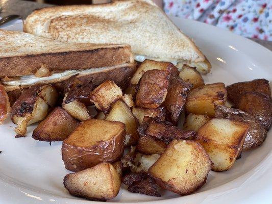 Egg Sandwich with Home Fries